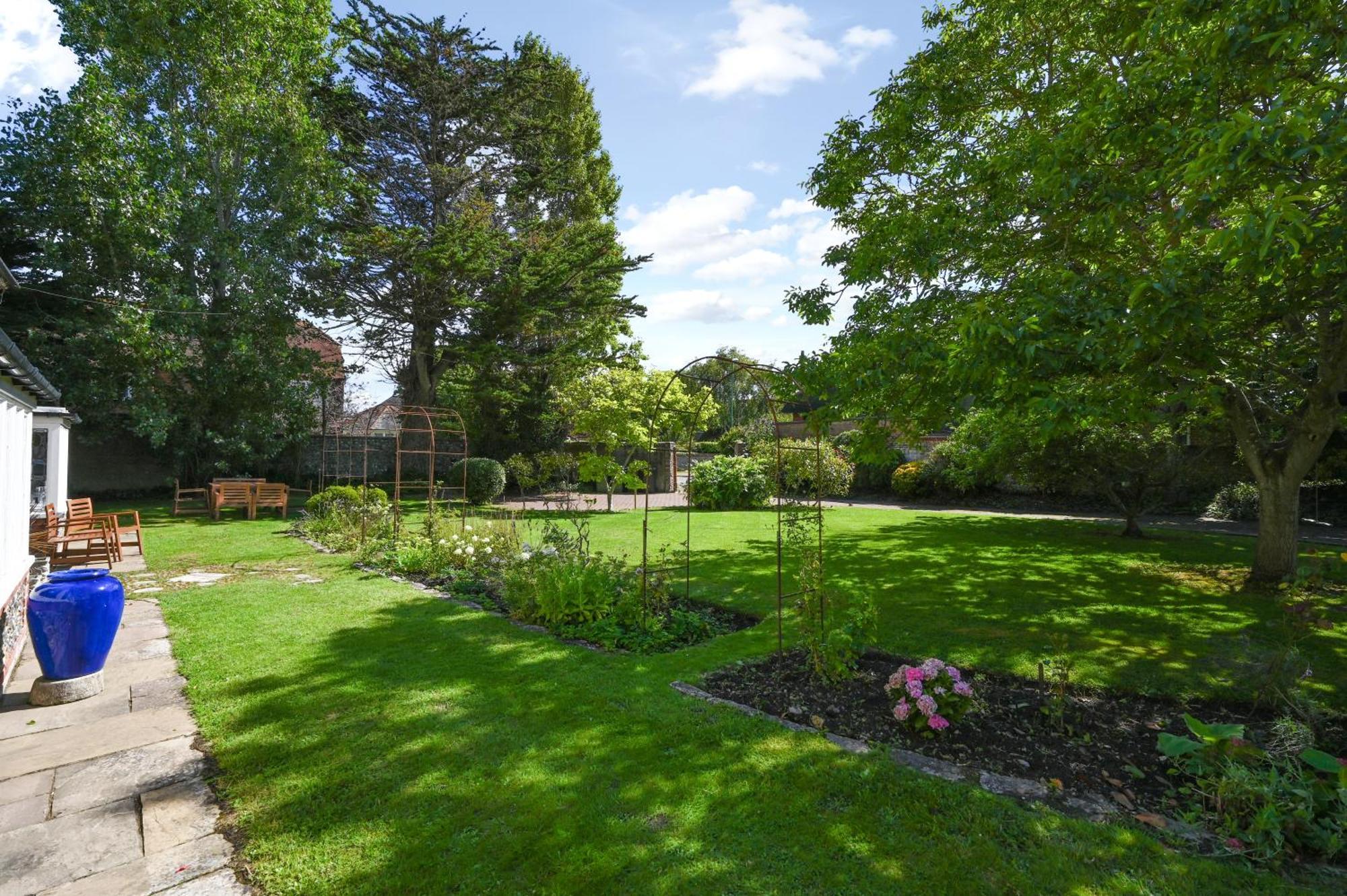ラスティントン Walnut Tree Houseヴィラ エクステリア 写真